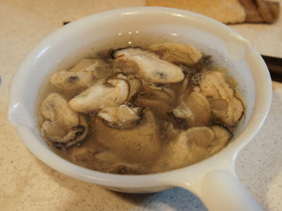 カキフライのレシピ 塩水で洗う
