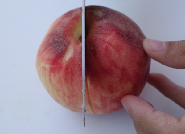 桃の剥き方切り方