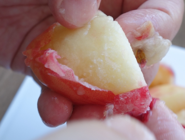 桃の剥き方切り方