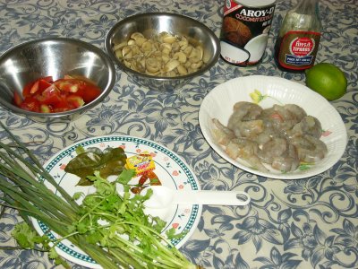 ココナッツ風味のトムヤムクンのレシピ