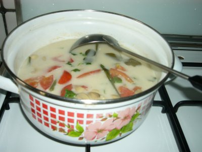 ココナッツ風味のトムヤムクンのレシピ