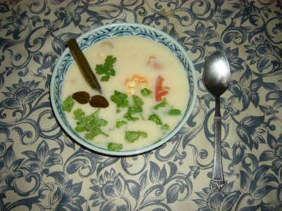 ココナッツ風味のトムヤムクンのレシピ